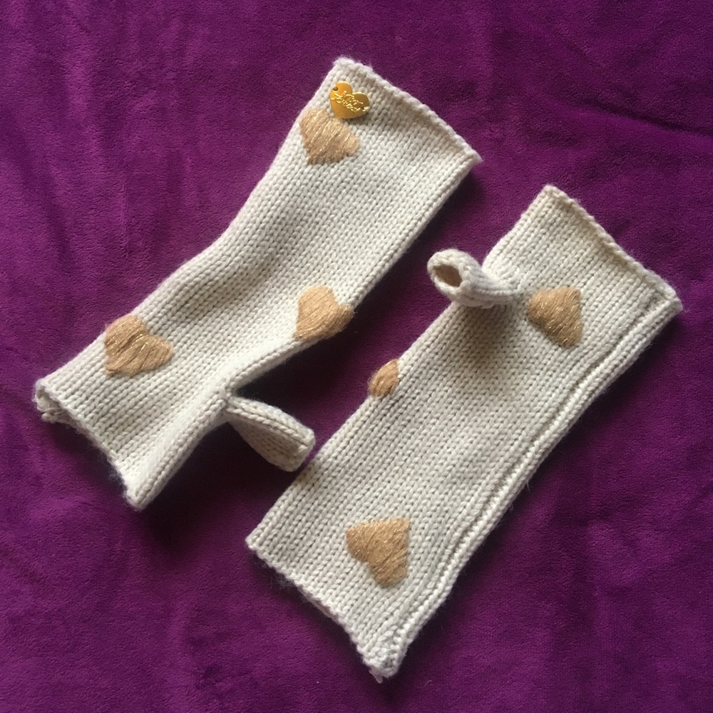 Betsey Johnson Knit Armwarmers